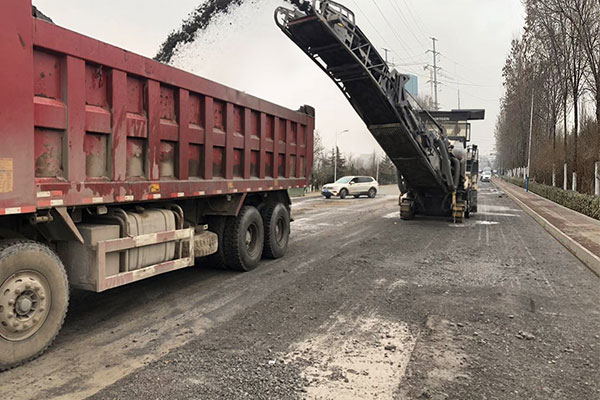 路面機(jī)械設(shè)備的保養(yǎng)方法有什么？